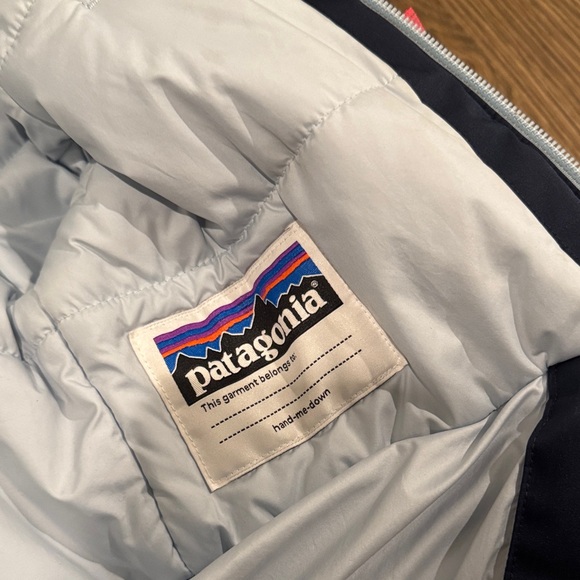 Patagonia Dark Blue Hooded Jacket with Pink Details - Picture 2 of 4
